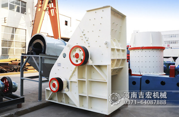 煤矸石含濕量大總粘機(jī)？雙級(jí)無(wú)篩底粉碎機(jī)：不卡料、不堵網(wǎng),濕料照碎不誤!