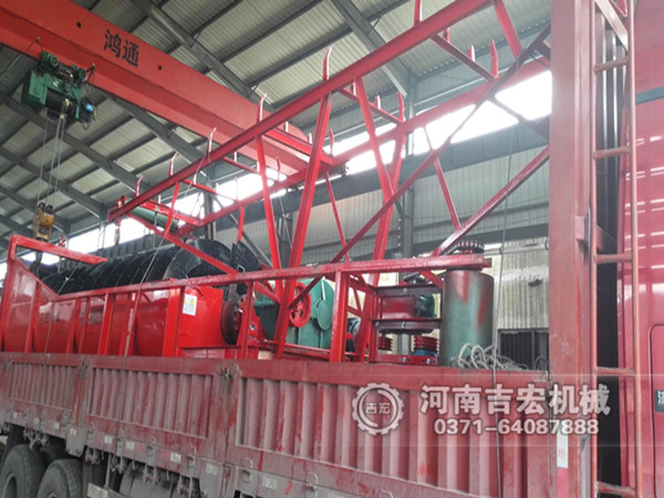 螺旋洗石機(jī)、移動(dòng)輸送機(jī)發(fā)往東北