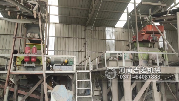 石料場(chǎng)利潤(rùn)升級(jí)利器：液壓對(duì)輥制砂機(jī),出砂率高、粒型完美,成本直降！